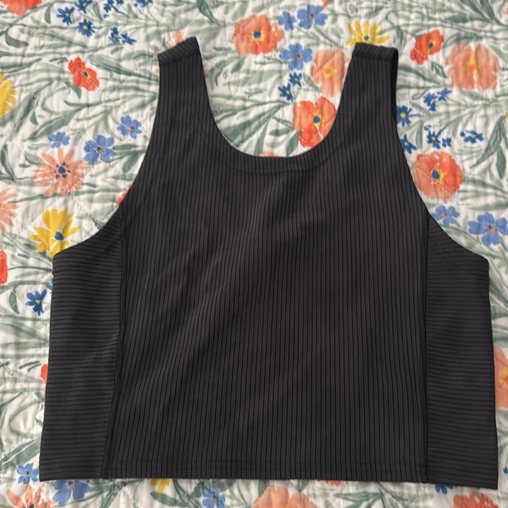 Lululemon ribbed softstream cropped tank Size 6
